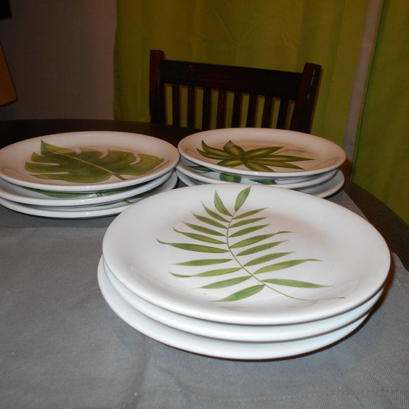 Appetizer Plates 10 Each White 8" Round - Picture 3 of 11
